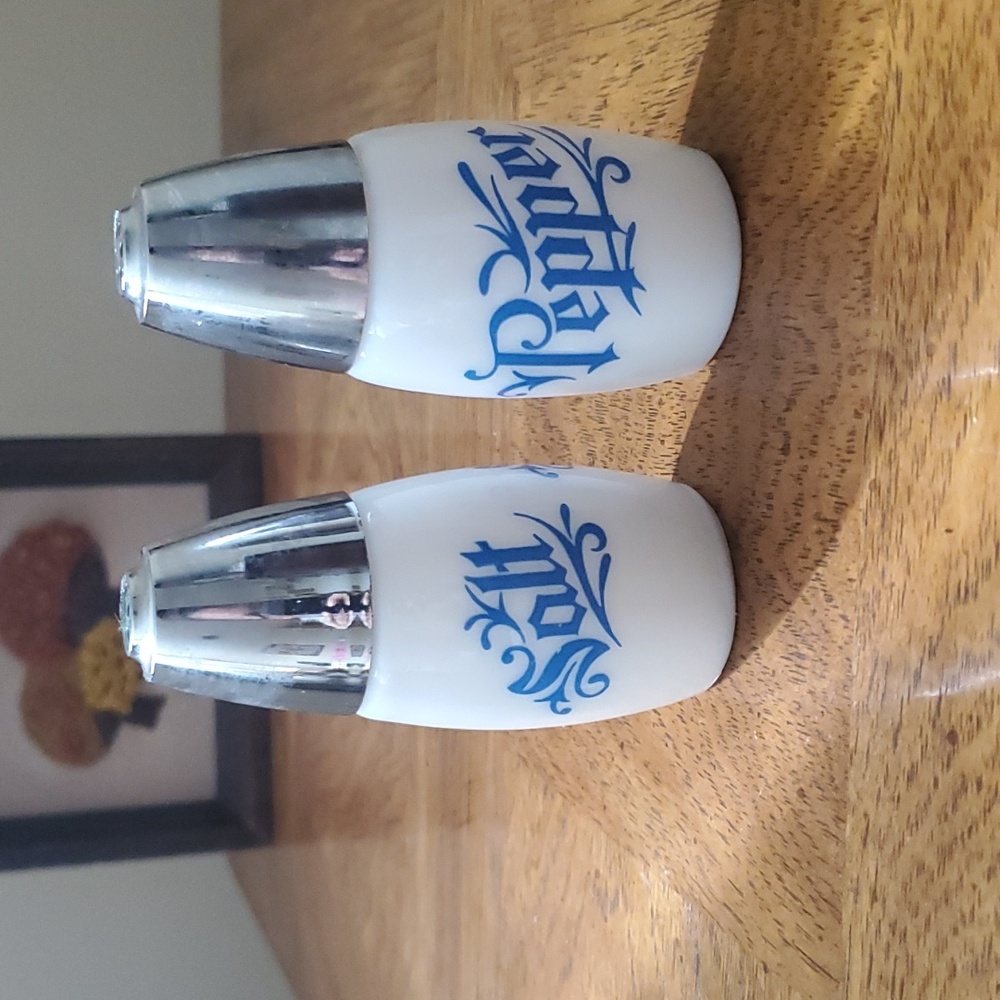 Gemco Salt & Pepper Shakers 🧂💙